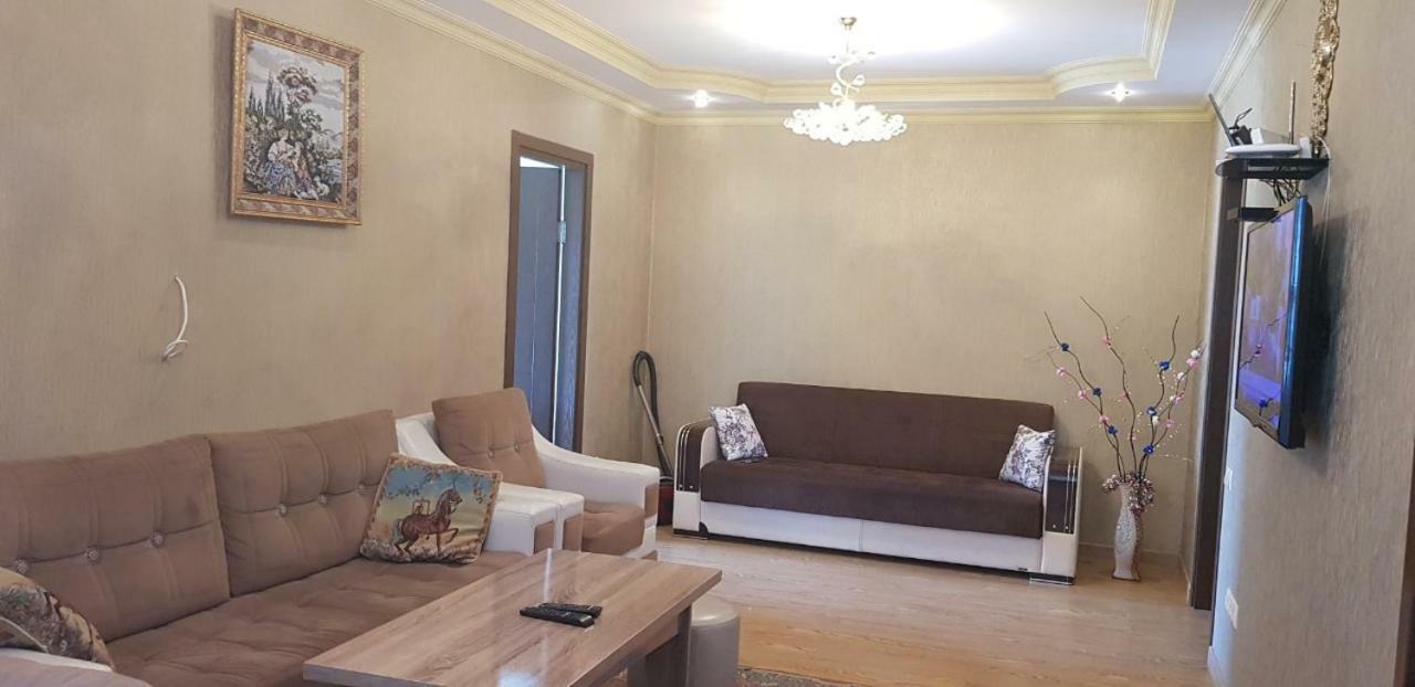 Tamar'S Apartment On Inasaridze 7A Batumi Exterior foto
